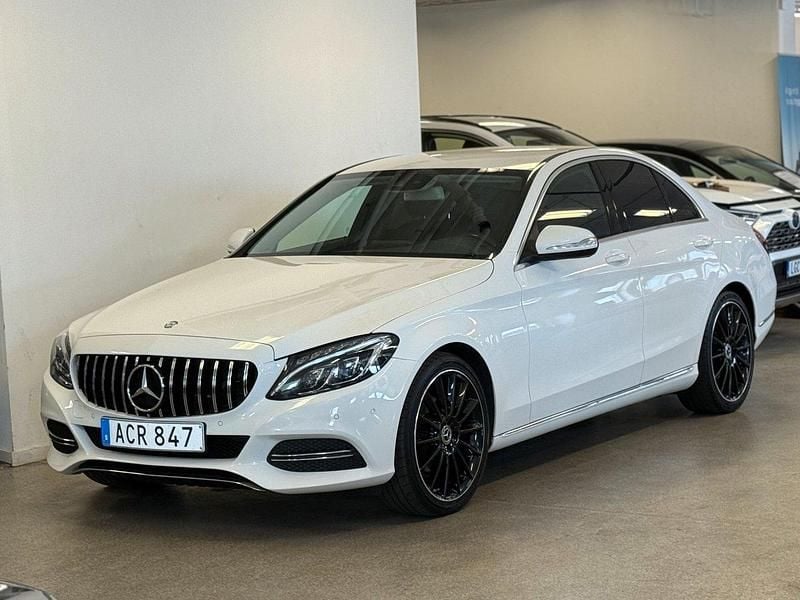 Vit Begagnad 2015 Mercedes C220 Avantgarde Sedan | 169 900 kr (Marknadspris) - Bild 1/4