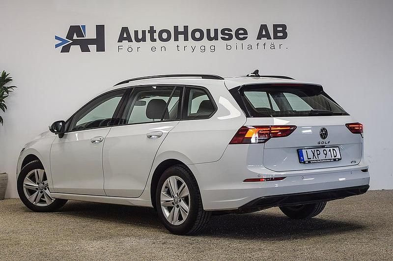 Begagnad VW Golf VIII 150 HK (110 kW) 2023 Vit Kombi