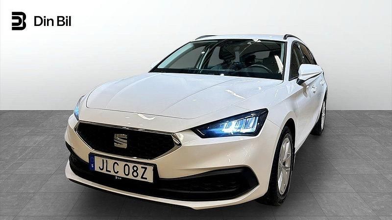 Vit (candy white) Begagnad 2021 Seat Leon Style Kombi | 199 900 kr (Marknadspris) - Bild 1/4