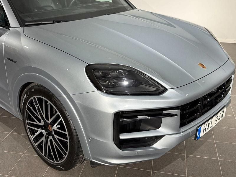 Begagnad Porsche Cayenne 471 HK (346 kW) 2024 Silver SUV