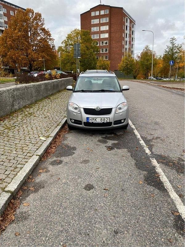 Silver Begagnad 2009 Skoda Fabia Kombi | 35 000 kr (Marknadspris) - Bild 1/4