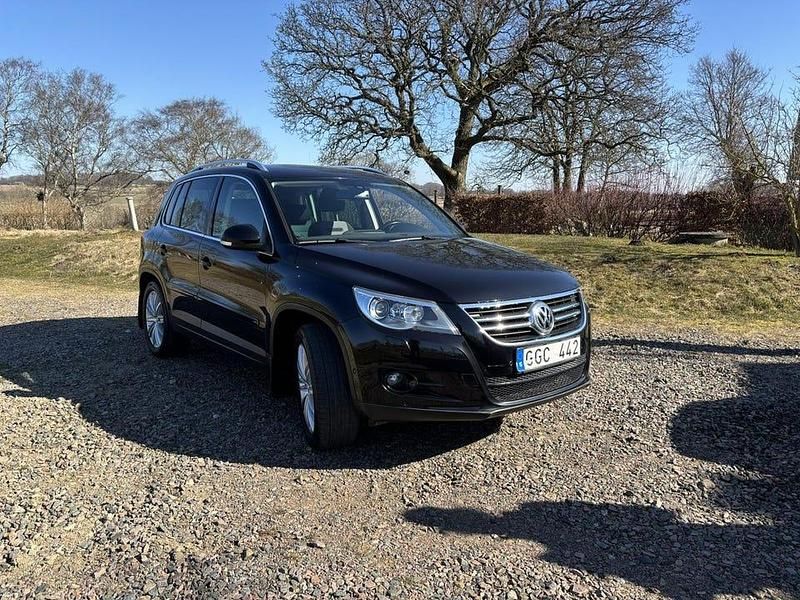 Begagnad 2008 VW Tiguan Sportline SUV | 84 400 kr (Marknadspris) - Bild 1/4