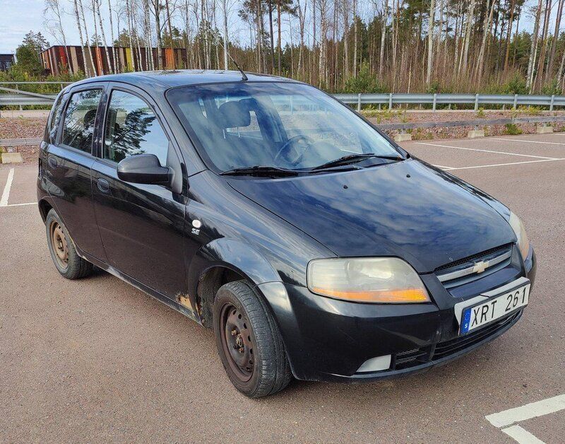 Svart Begagnad 2006 Chevrolet Kalos Halvkombi | 13 000 kr (Bra pris) - Bild 1/2