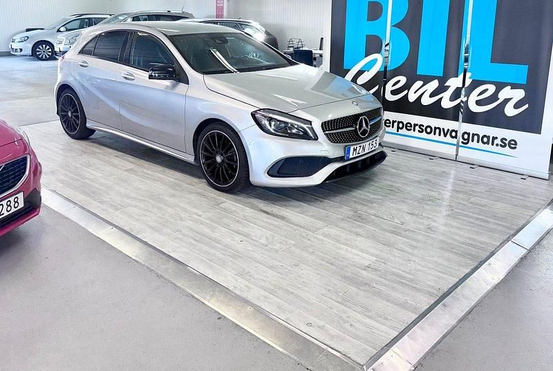 Silver Begagnad 2015 Mercedes A180 AMG Halvkombi | 169 000 kr (Marknadspris) - Bild 1/4