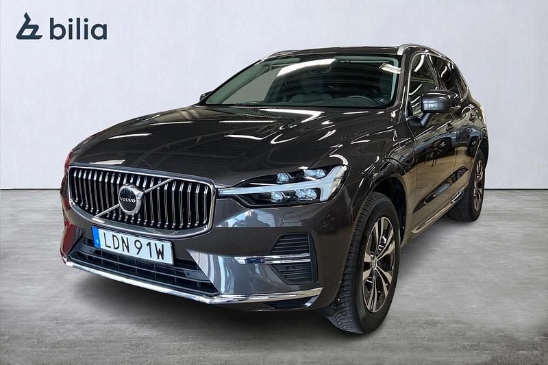 Grå Begagnad 2023 Volvo XC60 Core SUV | 459 000 kr (Superpris) - Bild 1/3