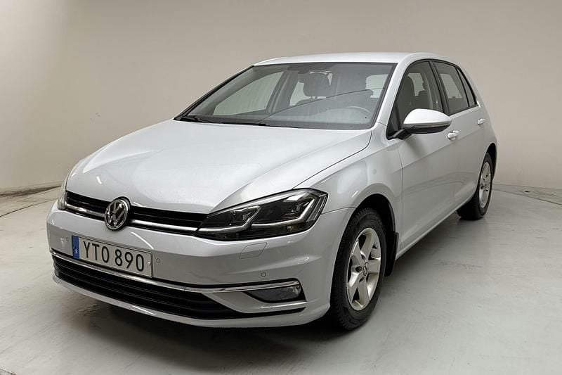 Silver Begagnad 2019 VW Golf VII | 190 000 kr (Marknadspris) - Bild 1/4
