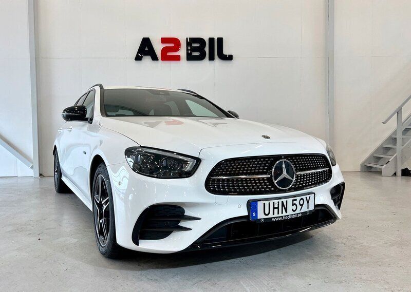 Vit Begagnad 2021 Mercedes E300 AMG Kombi | 449 900 kr (Lite dyr) - Bild 1/4