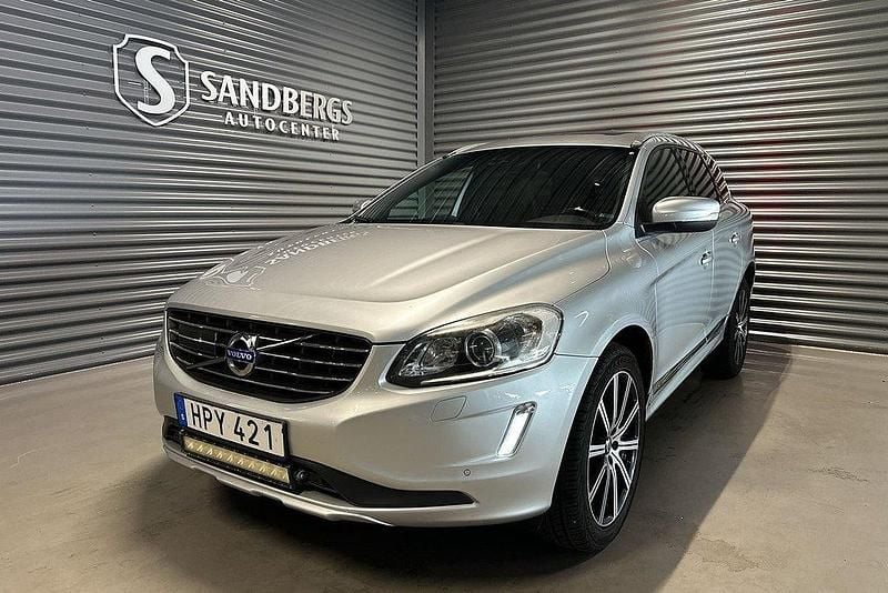 Silver Begagnad 2015 Volvo XC60 Summum SUV | 184 500 kr (Marknadspris) - Bild 1/4