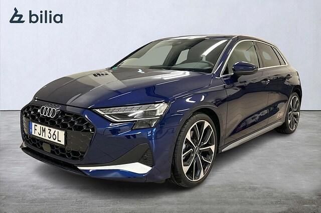 Begagnad Audi A3 Advanced 150 HK (110 kW) 2024 Mörkblå Halvkombi