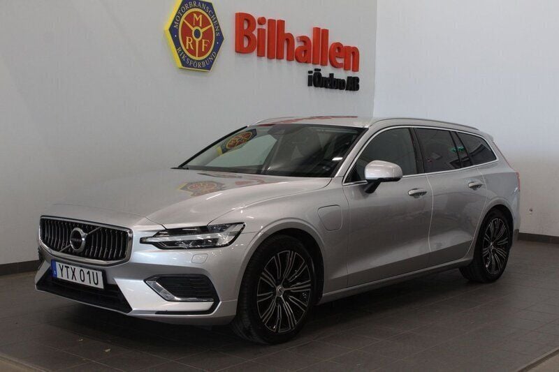 Silver Begagnad 2022 Volvo V60 Inscription Kombi | 299 000 kr (Superpris) - Bild 1/4