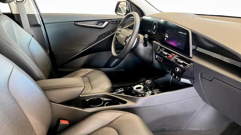 Begagnad Kia e-Niro 11 kW (15 HK) 2023 Blå SUV