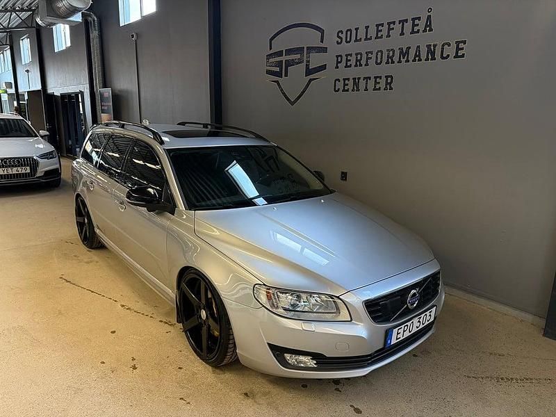 Silver Begagnad 2015 Volvo V70 Dynamic Kombi | 214 900 kr - Bild 1/4