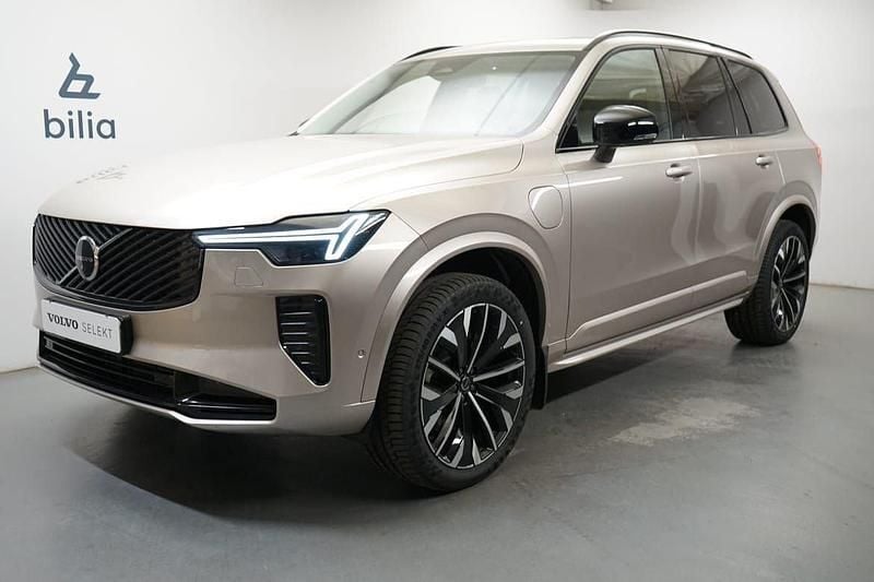 Ljusgrå (grå) Begagnad 2024 Volvo XC90 Ultra SUV | 869 900 kr (Dyr) - Bild 1/3