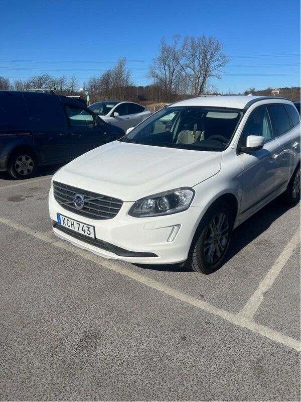Vit Begagnad 2016 Volvo XC60 Summum SUV | 175 000 kr (Bra pris) - Bild 1/4