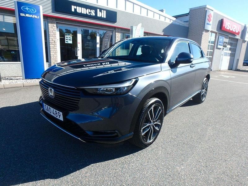 Mörkgrå (grå) Begagnad 2022 Honda HR-V Advance SUV | 297 500 kr (Marknadspris) - Bild 1/4