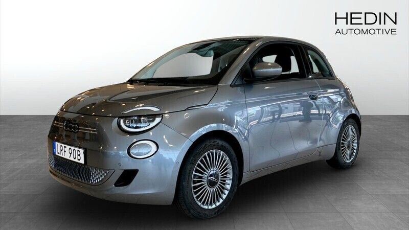 Grå (grey) Begagnad 2022 Fiat 500e Icon Halvkombi | 209 000 kr (Lite dyr) - Bild 1/4