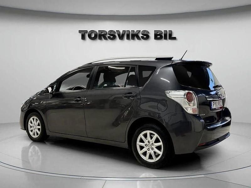 Begagnad Toyota Verso Multidrive S 147 HK (108 kW) 2015 Mörkgrå Minibuss