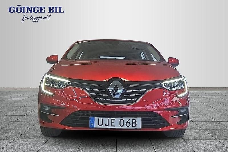 Begagnad Renault Mégane GrandTour Equilibre 140 HK (102 kW) 2023 Röd Kombi