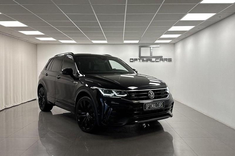 Svart Begagnad 2020 VW Tiguan R-line SUV | 319 900 kr (Marknadspris) - Bild 1/4