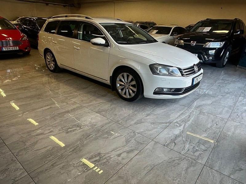Begagnad VW Passat 140 HK (102 kW) 2013 Vit Kombi