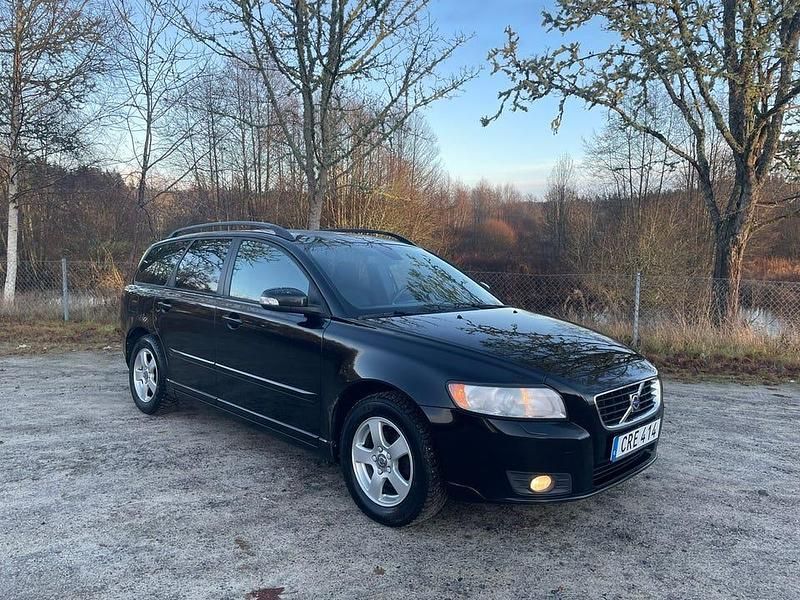 Begagnad 2008 Volvo V50 Kombi | 39 000 kr (Marknadspris) - Bild 1/4