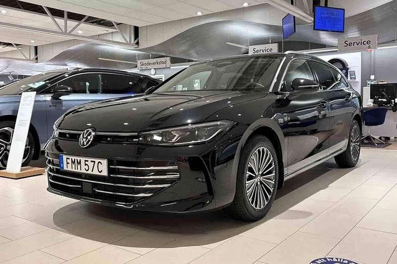 Svart Ny 2026 VW Passat Kombi | 546 100 kr - Bild 1/1