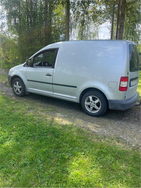 Silver Begagnad 2010 VW Caddy Minibuss | 45 000 kr (Marknadspris) - Bild 1/4