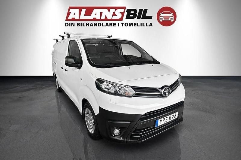 Vit Begagnad 2017 Toyota Proace Van | 139 000 kr (Marknadspris) - Bild 1/4