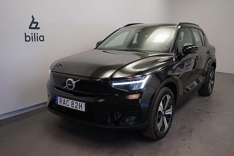 Begagnad Volvo XC40 Core 185 kW (252 HK) 2022 Svart SUV