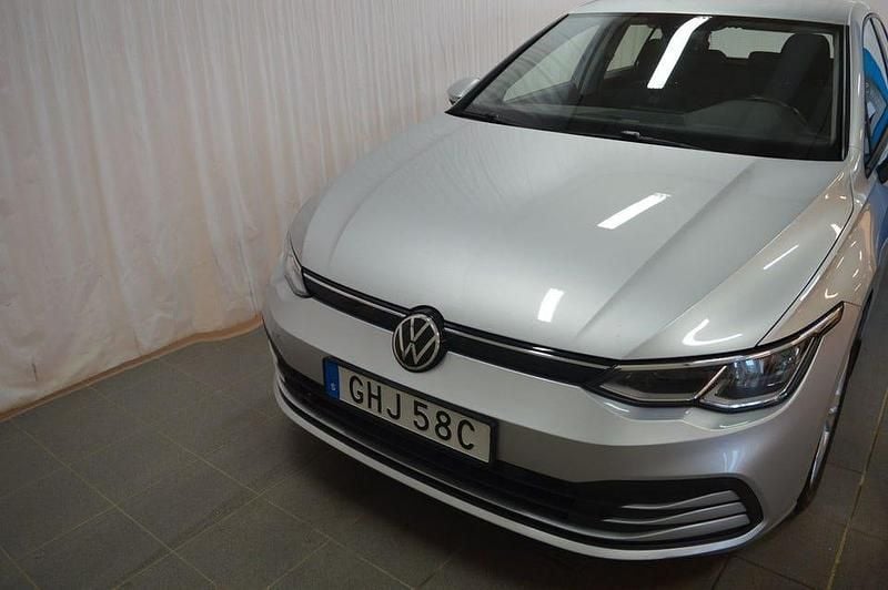 Begagnad VW Golf VII 116 HK (85 kW) 2021 Silver Halvkombi