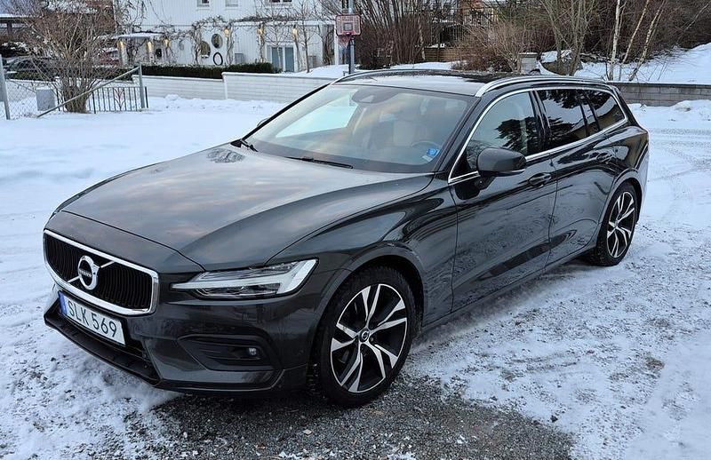 Begagnad 2019 Volvo V60 Kombi | 249 000 kr (Marknadspris) - Bild 1/4