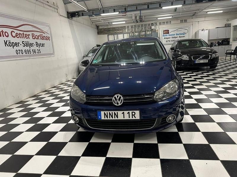 Begagnad VW Golf VII Trendline 105 HK (77 kW) 2011 Mörkblå Halvkombi