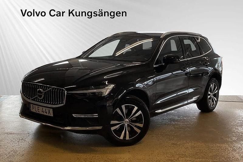Svart Begagnad 2022 Volvo XC60 Core SUV | 339 900 kr (Superpris) - Bild 1/3