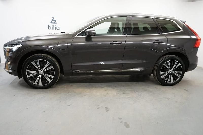 Begagnad Volvo XC60 Core 355 HK (261 kW) 2023 Grå SUV