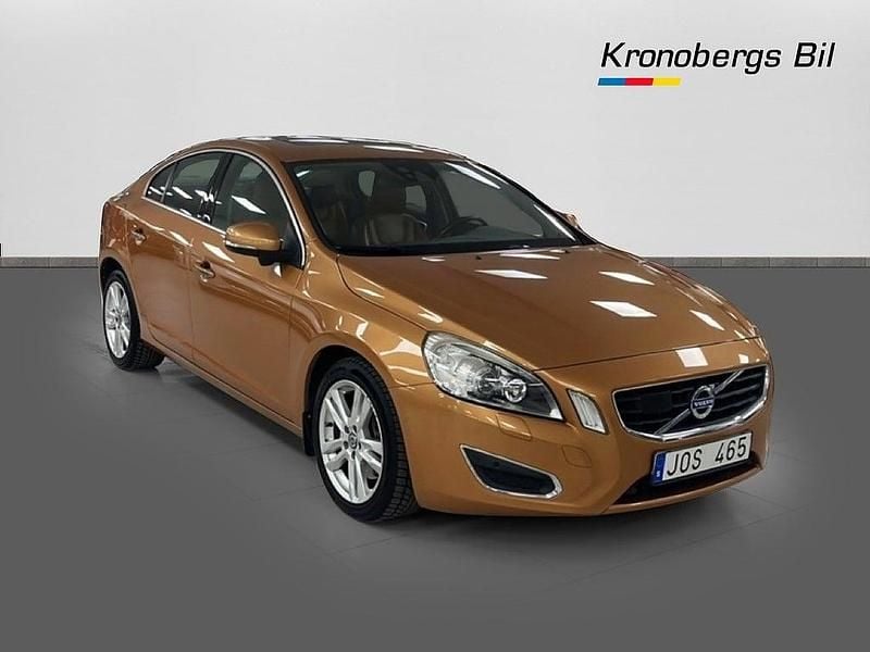 Begagnad Volvo S60 Summum 206 HK (151 kW) 2010 Orange brun metallic Sedan