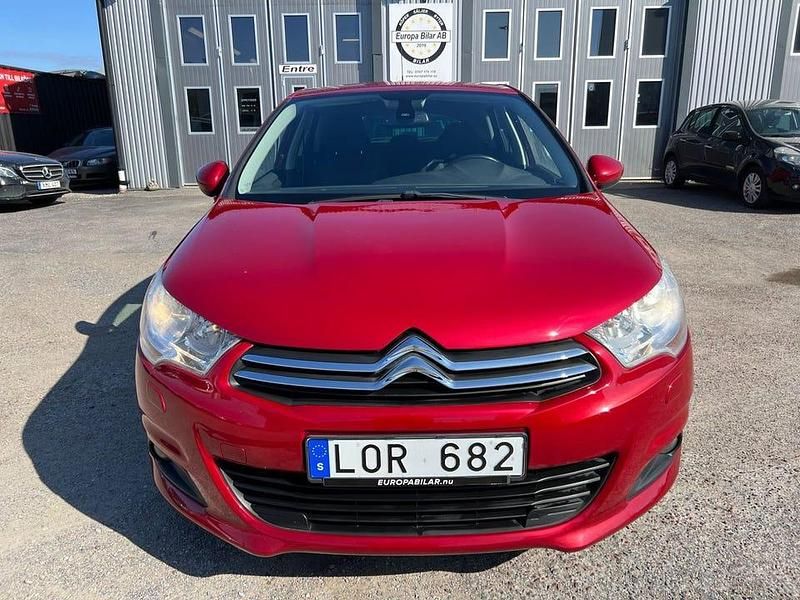 Begagnad Citroën C4 112 HK (82 kW) 2011 Röd Halvkombi