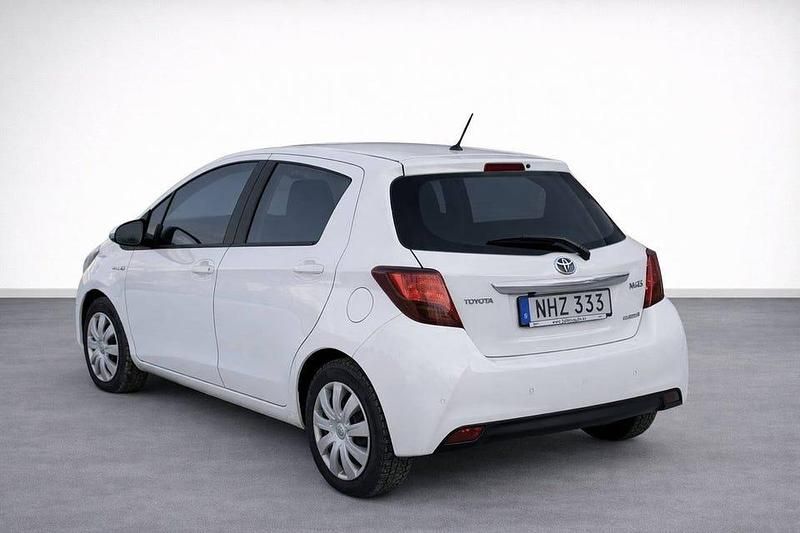Begagnad Toyota Yaris Hybrid Active 101 HK (74 kW) 2016 Vit