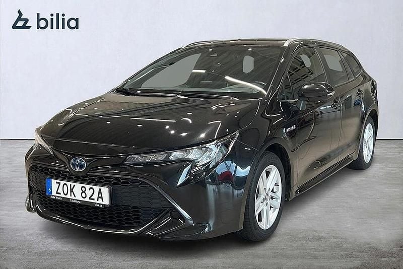 Svart Begagnad 2020 Toyota Corolla Active Kombi | 204 900 kr (Marknadspris) - Bild 1/4