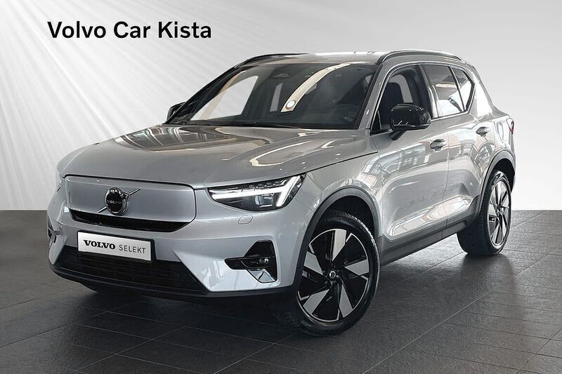 Silver Begagnad 2024 Volvo XC40 Plus SUV | 469 900 kr (Bra pris) - Bild 1/2