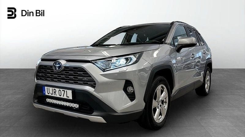 Silver Begagnad 2019 Toyota RAV4 SUV | 309 900 kr - Bild 1/4