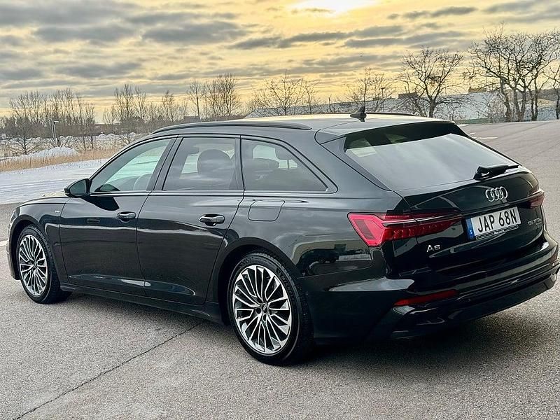 Begagnad Audi A6 S-Line 367 HK (269 kW) 2023 Svart Kombi