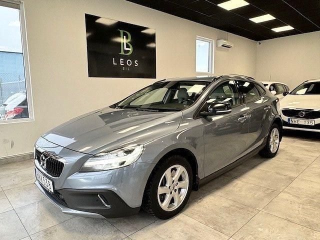 Begagnad Volvo V40 CC Momentum 152 HK (111 kW) 2017 Blå Kombi