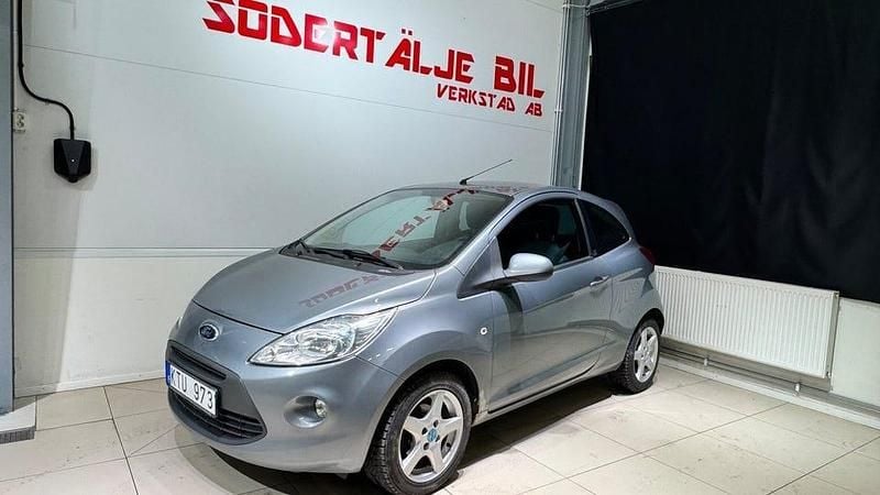 Begagnad Ford Ka Titanium 69 HK (50 kW) 2010 Grå Halvkombi