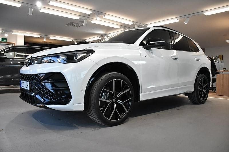 Ny VW Tiguan R-line Edition 194 HK (142 kW) 2025 Vit SUV