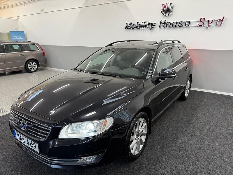Svart Begagnad 2015 Volvo V70 Momentum Kombi | 119 900 kr (Marknadspris) - Bild 1/4