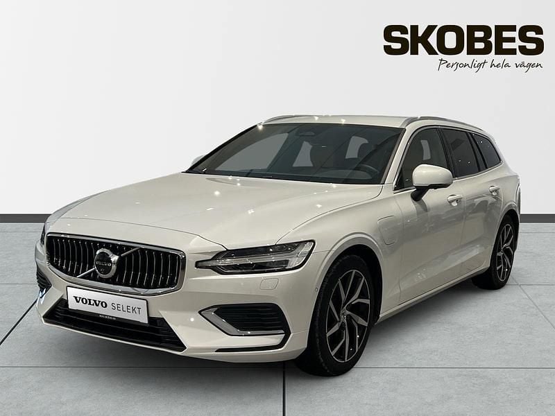 Begagnad Volvo V60 349 HK (256 kW) 2025 Vit Kombi