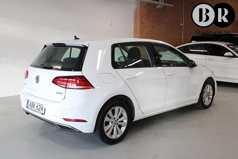 Begagnad VW Golf VII 131 HK (96 kW) 2019 Vit