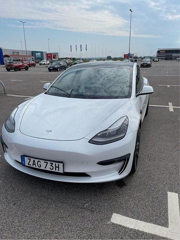 Vit Begagnad 2021 Tesla Model 3 Performance Sedan | 289 000 kr (Superpris) - Bild 1/4