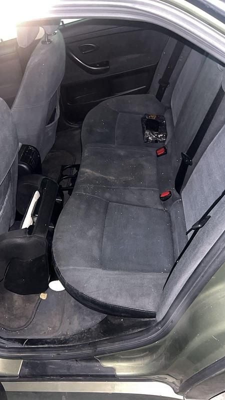 Begagnad 2006 Saab 9-3 Sedan | 15 000 kr (Marknadspris) - Bild 1/3