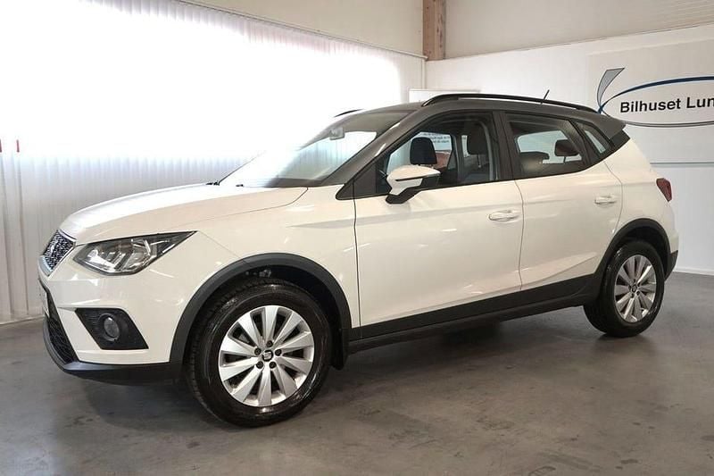 Vit Begagnad 2018 Seat Arona Style SUV | 119 000 kr (Marknadspris) - Bild 1/4
